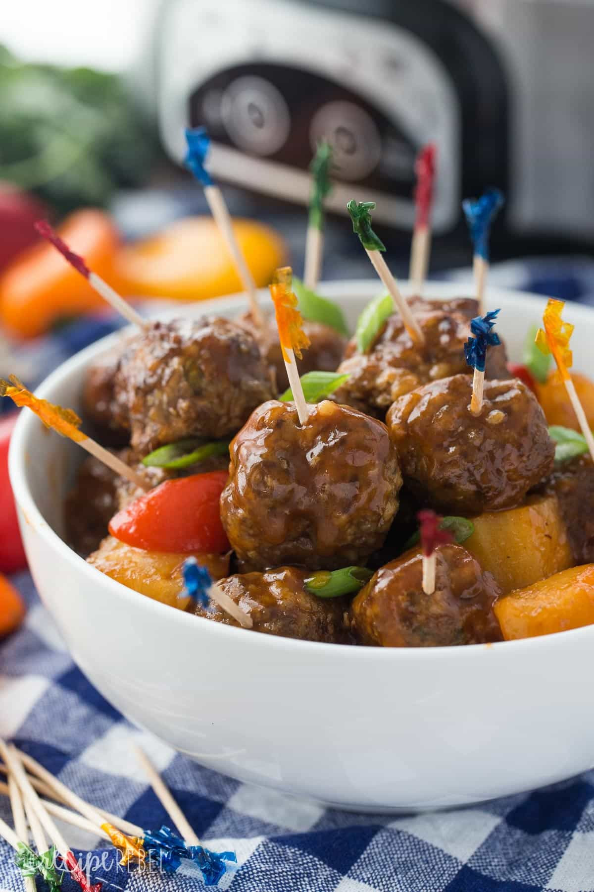 14 Easy Slow Cooker Appetizers
 Slow Cooker Pineapple Brown Sugar Meatballs easy appetizer