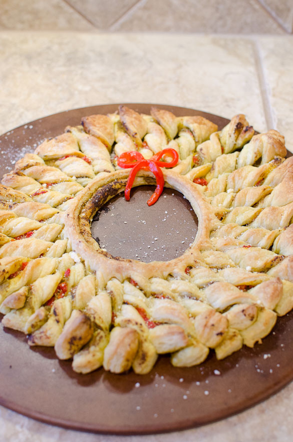 Appetizers With Puff Pastry Sheets
 Puff Pastry Pesto Wreath