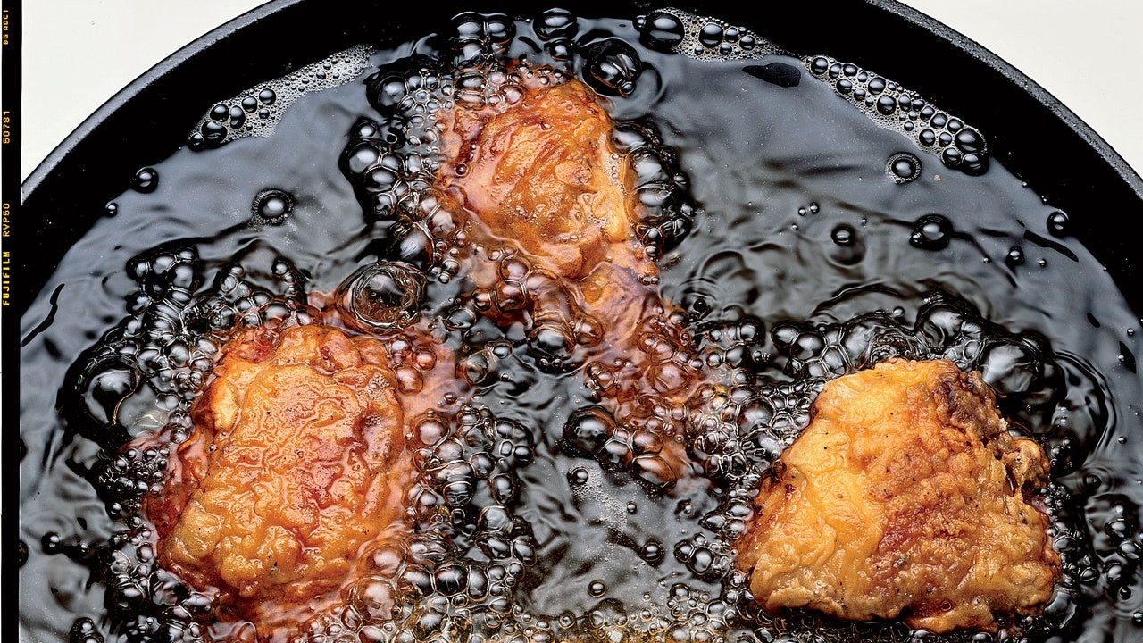 Best Oil For Fried Chicken
 The Best Oil for Frying Is Also the Cheapest