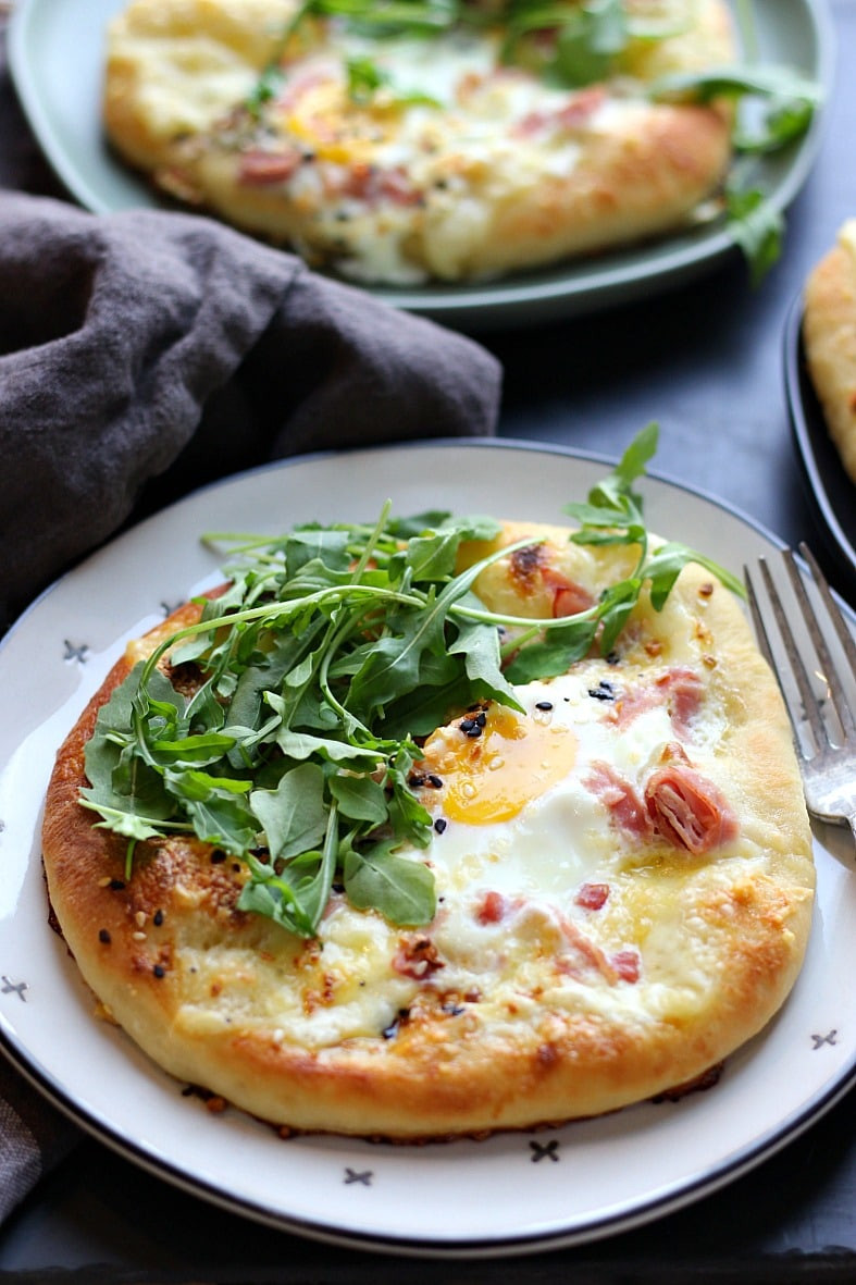 Breakfast Pizza With Eggs
 Ham Egg Cheese Breakfast Pizza