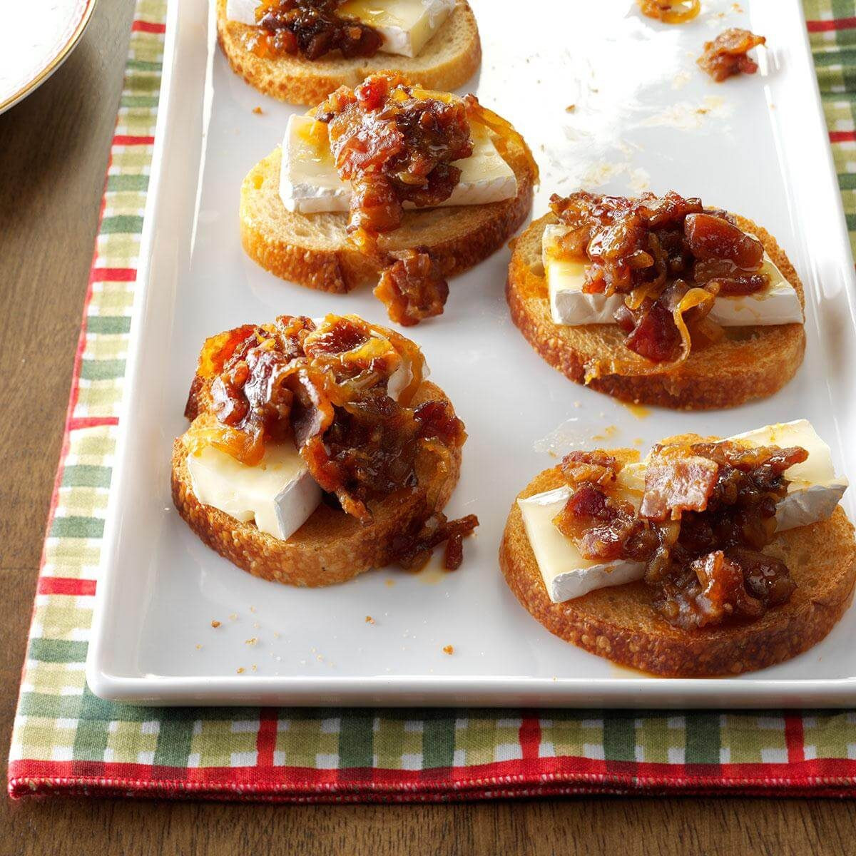 Brie Cheese Appetizers
 Brie Appetizers with Bacon Plum Jam Recipe
