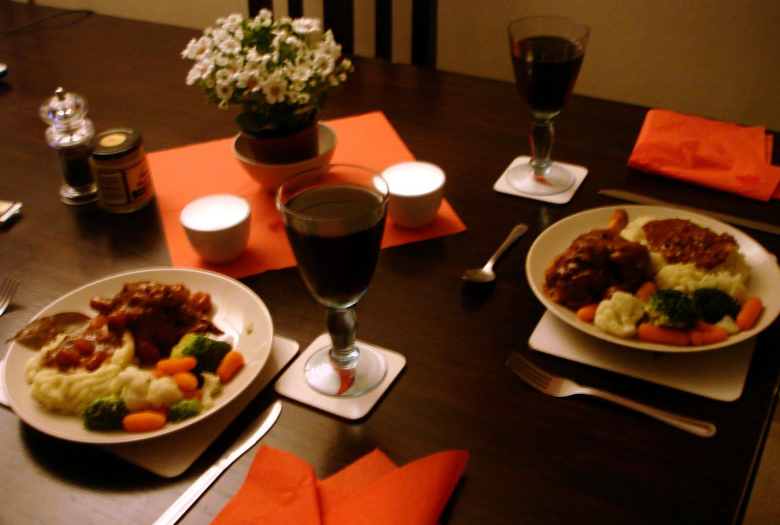 Cheap Romantic Dinner Ideas
 Romantic Dinner For Two At Home World The colors are