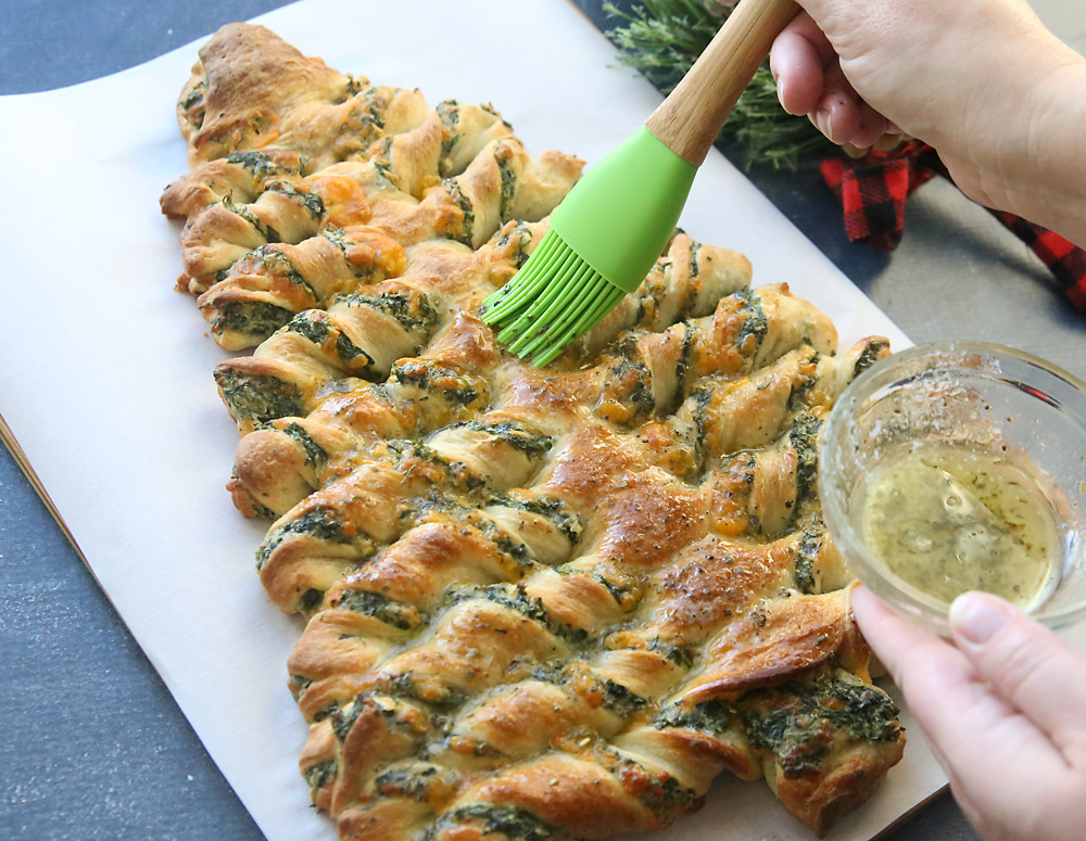 Christmas Appetizers On Pinterest
 Christmas tree spinach dip breadsticks It s Always Autumn