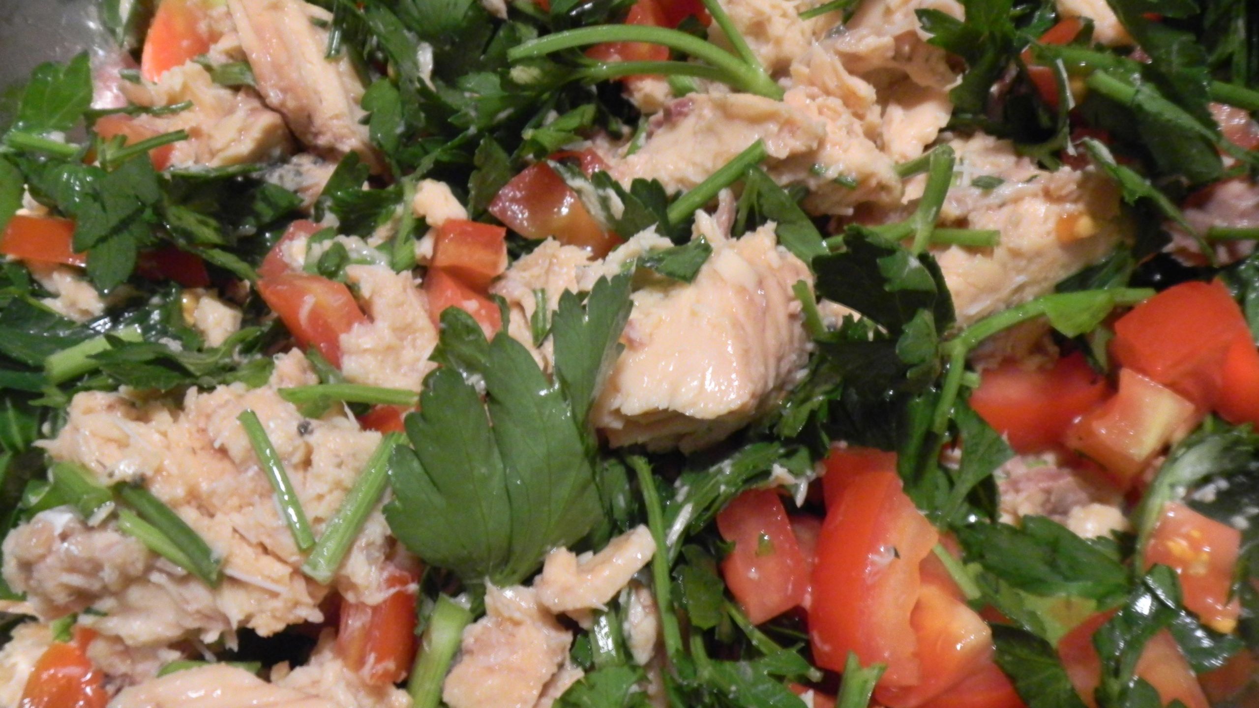 Cold Salmon Salad
 Easy canned salmon salad with parsley