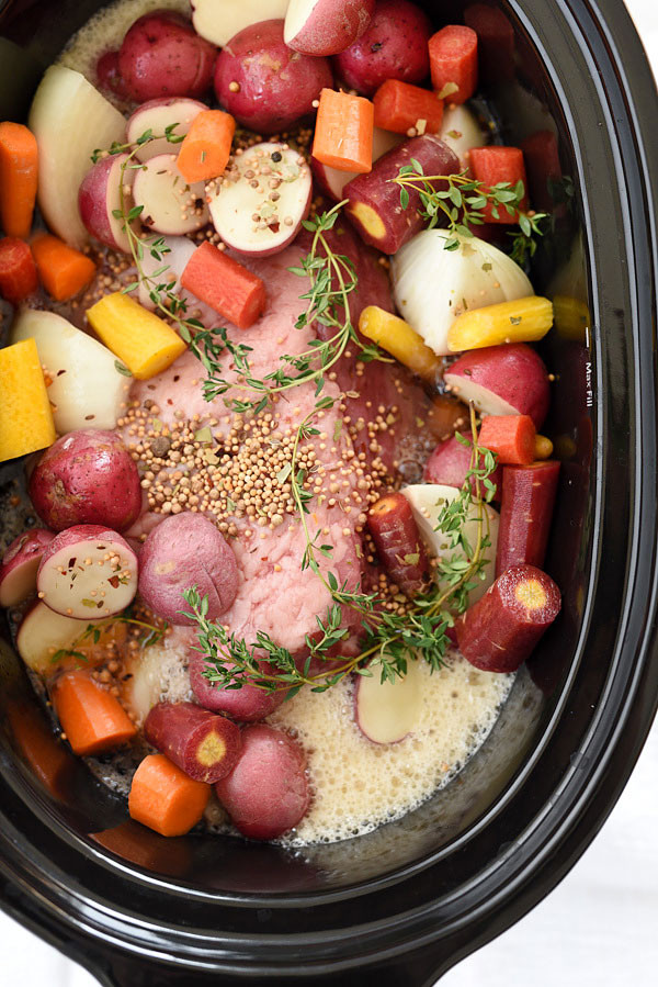 Corned Beef And Cabbage Recipe Crock Pot
 CROCK POT CORNED BEEF AND CABBAGE – Quick Family Recipes