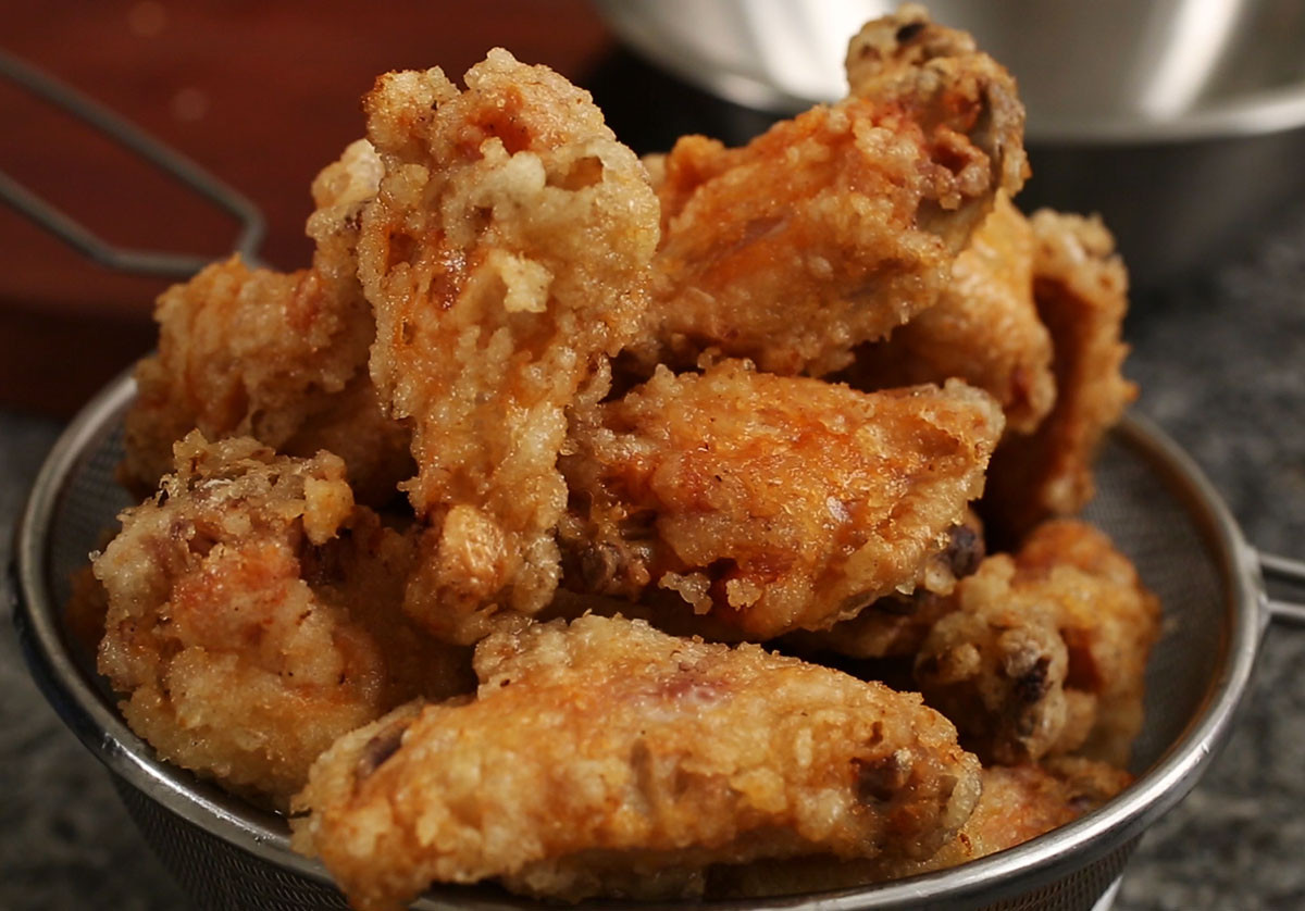 Crunchy Deep Fried Chicken Wings Recipe
 deep fried chicken wings with flour