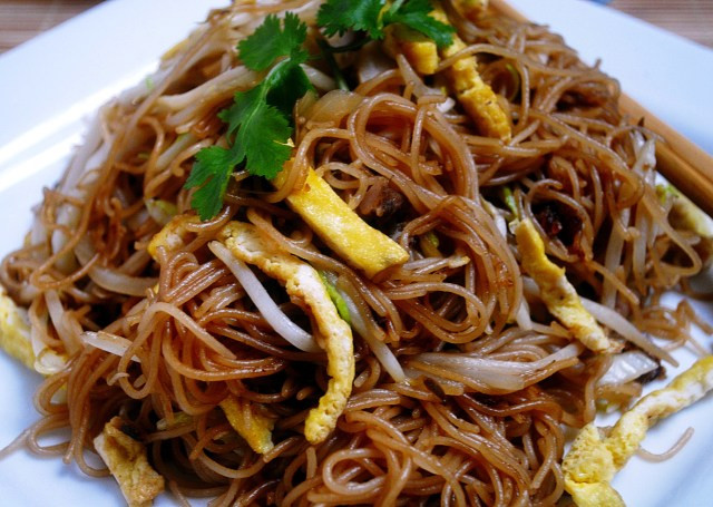Deep Fried Rice Noodles
 Fried Rice Noodle Pancit 炒米粉 Chinese Foody