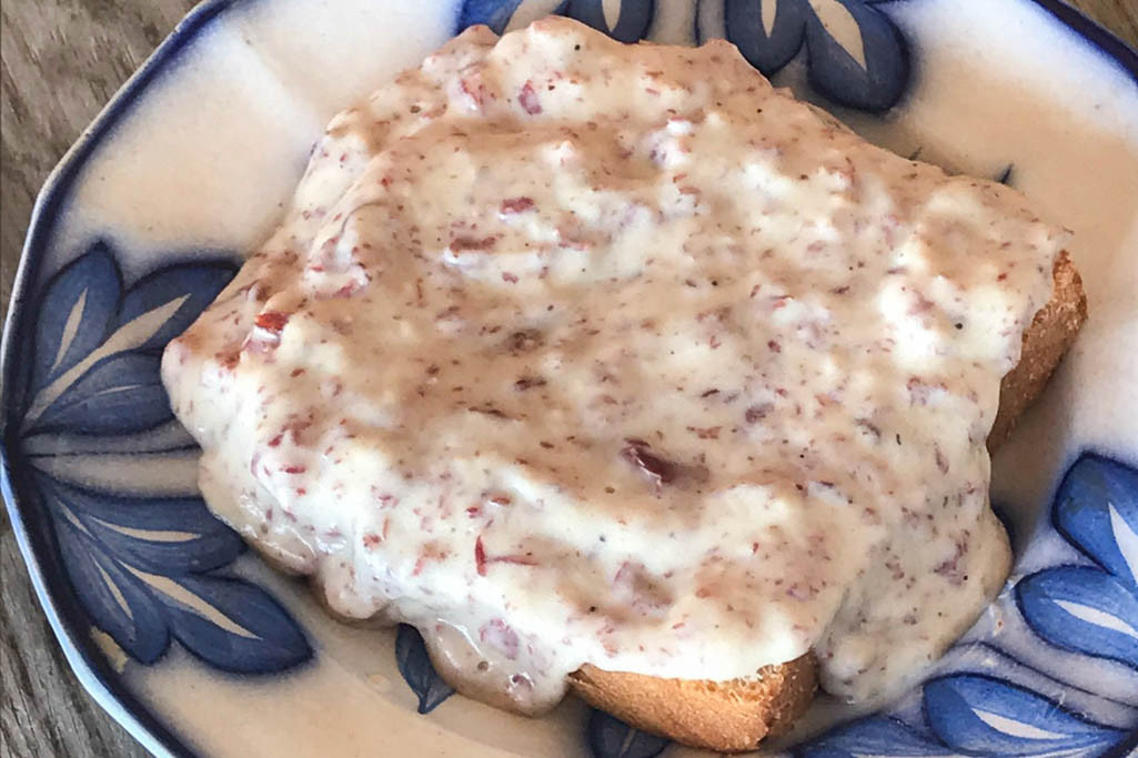 Easy Beef Gravy
 Easy Chipped Beef Gravy Recipe using Dried Beef and Served