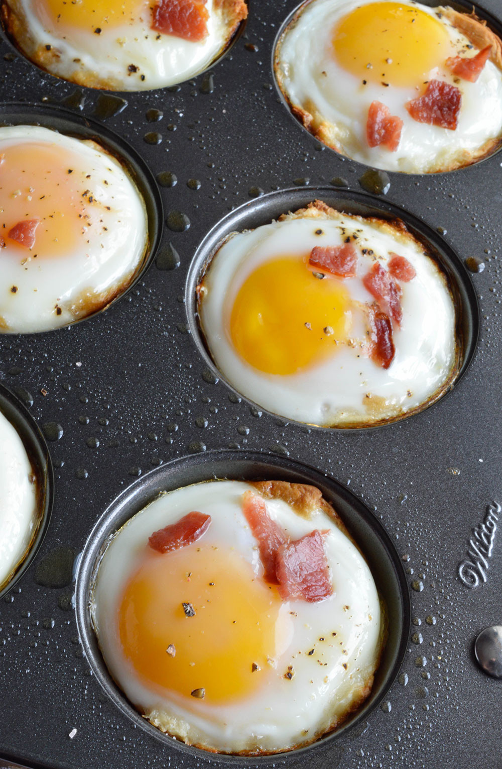 Eggs For Breakfast
 Bacon and Egg Breakfast Cups WonkyWonderful
