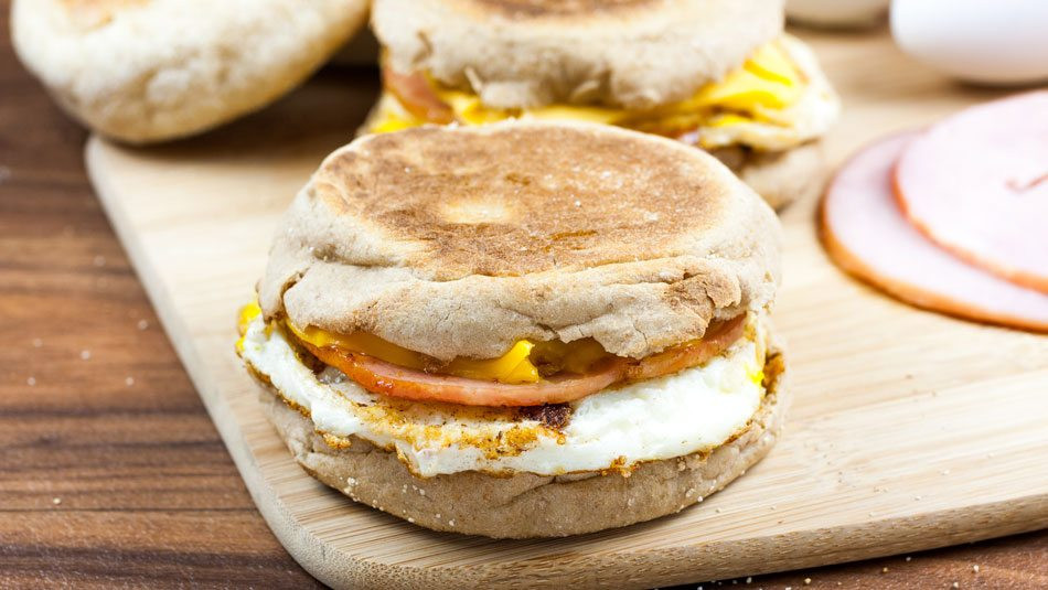 English Breakfast Muffin Recipe
 English Muffin Breakfast Sandwiches for an Easy No Drive