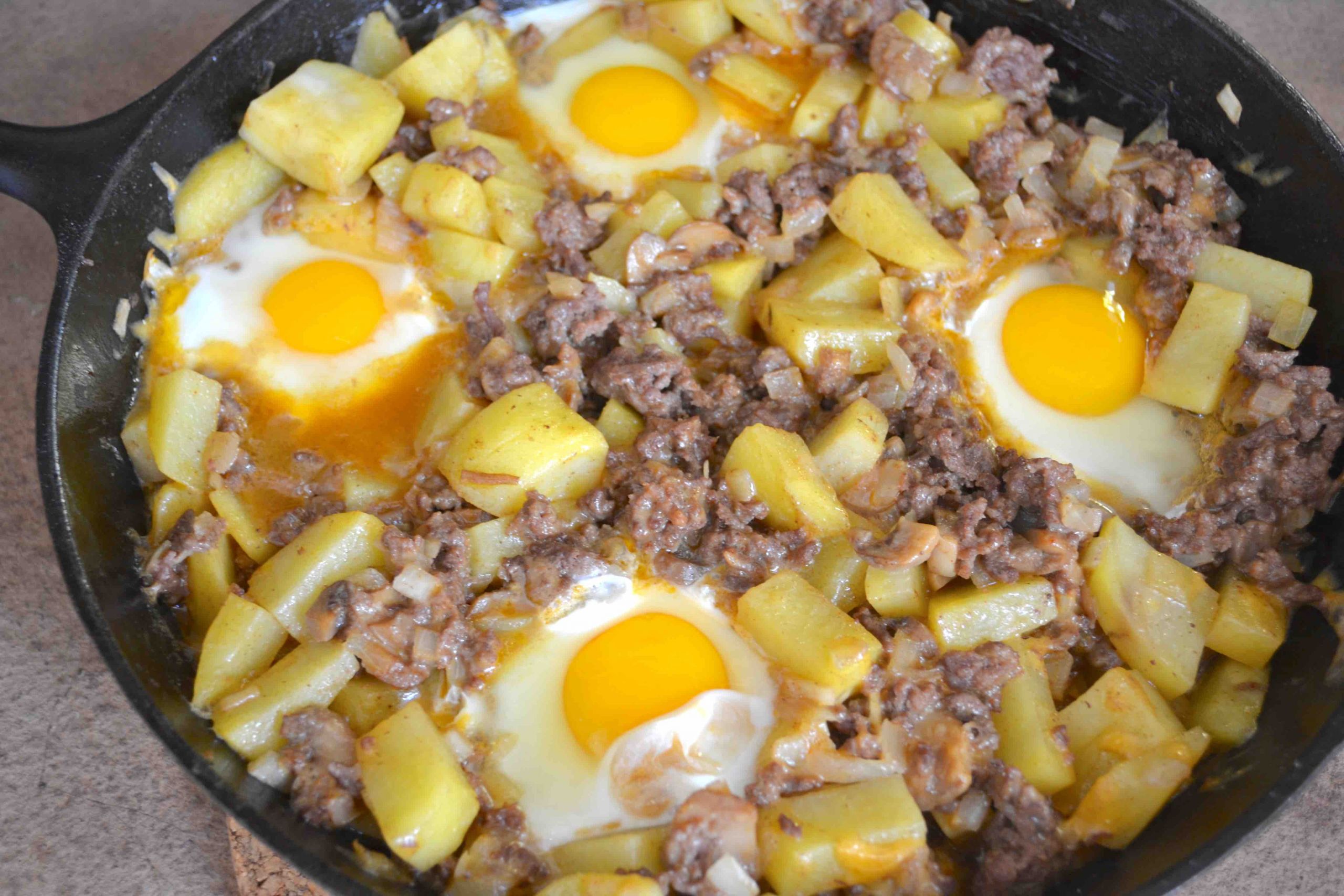 Ground Beef Potatoes
 ground beef and potatoes skillet