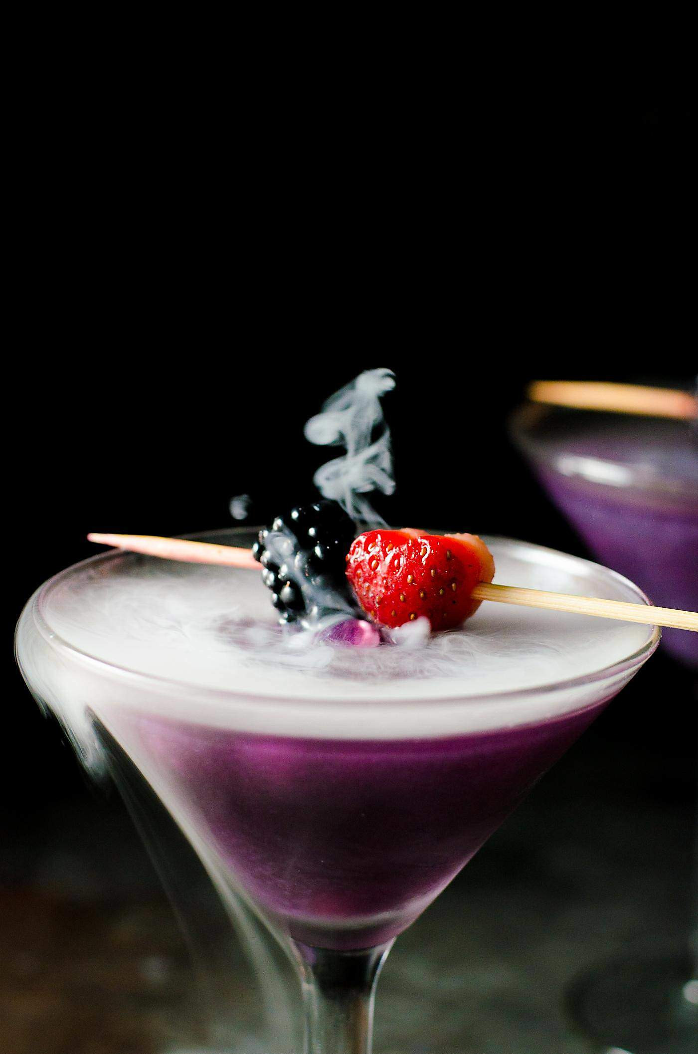 Halloween Alcoholic Drinks
 How to make Smoking Cocktails with Dry Ice or not