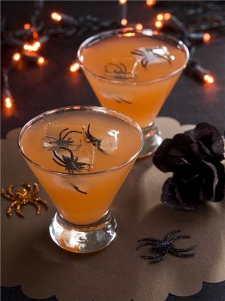 Halloween Alcoholic Drinks
 Pick your poison 10 spooky Halloween drink recipes