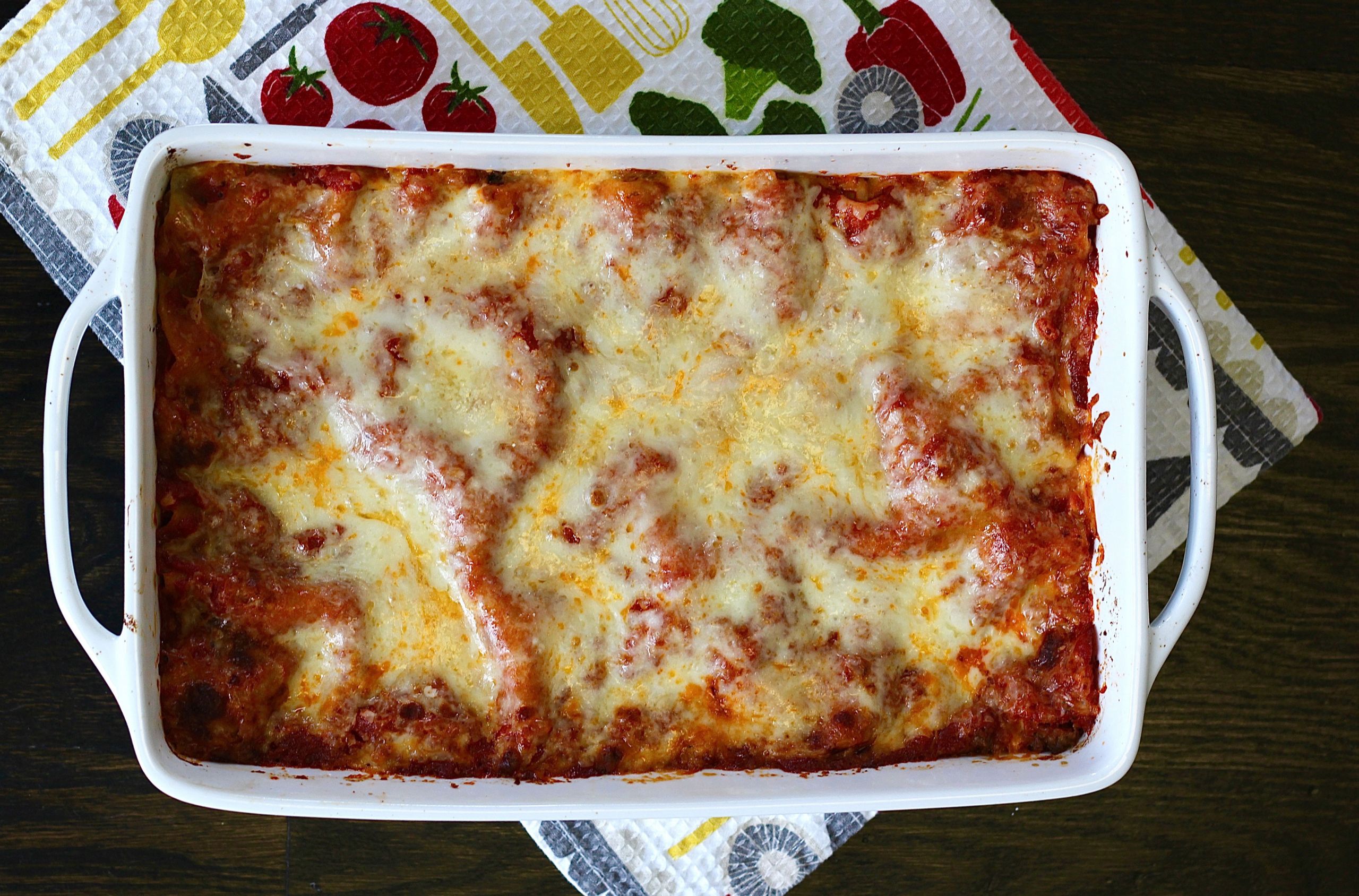 Healthy Turkey Lasagna
 AN EASY WEEKNIGHT RECIPE & TIPS FOR CLEANING UP IN THE