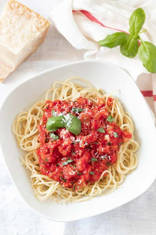 Homemade Pasta Sauce With Fresh Tomatoes
 Fresh Tomato Sauce Recipe Easy Italian Pasta Sauce