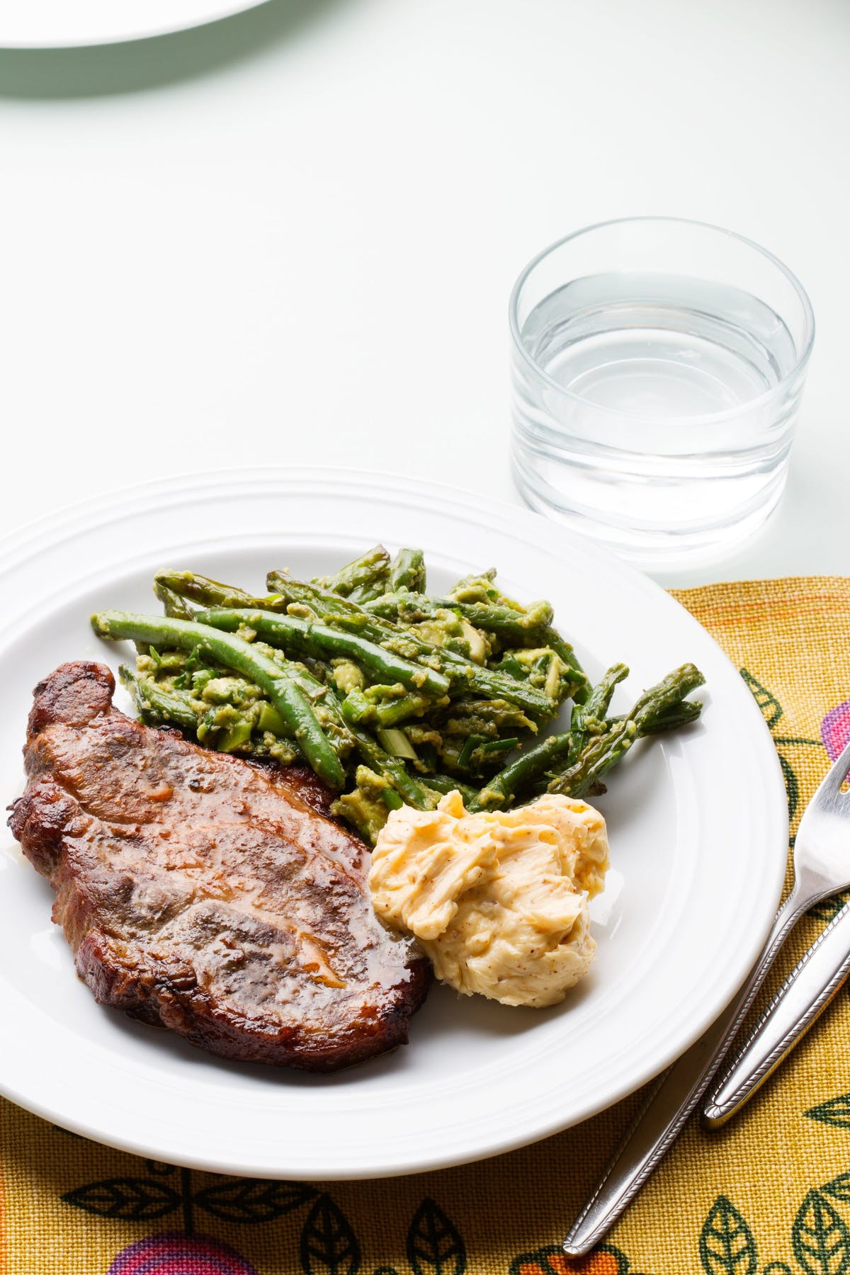 Keto Diet Green Beans
 Keto Chops with Green Beans and Avocado — Recipe — Diet Doctor