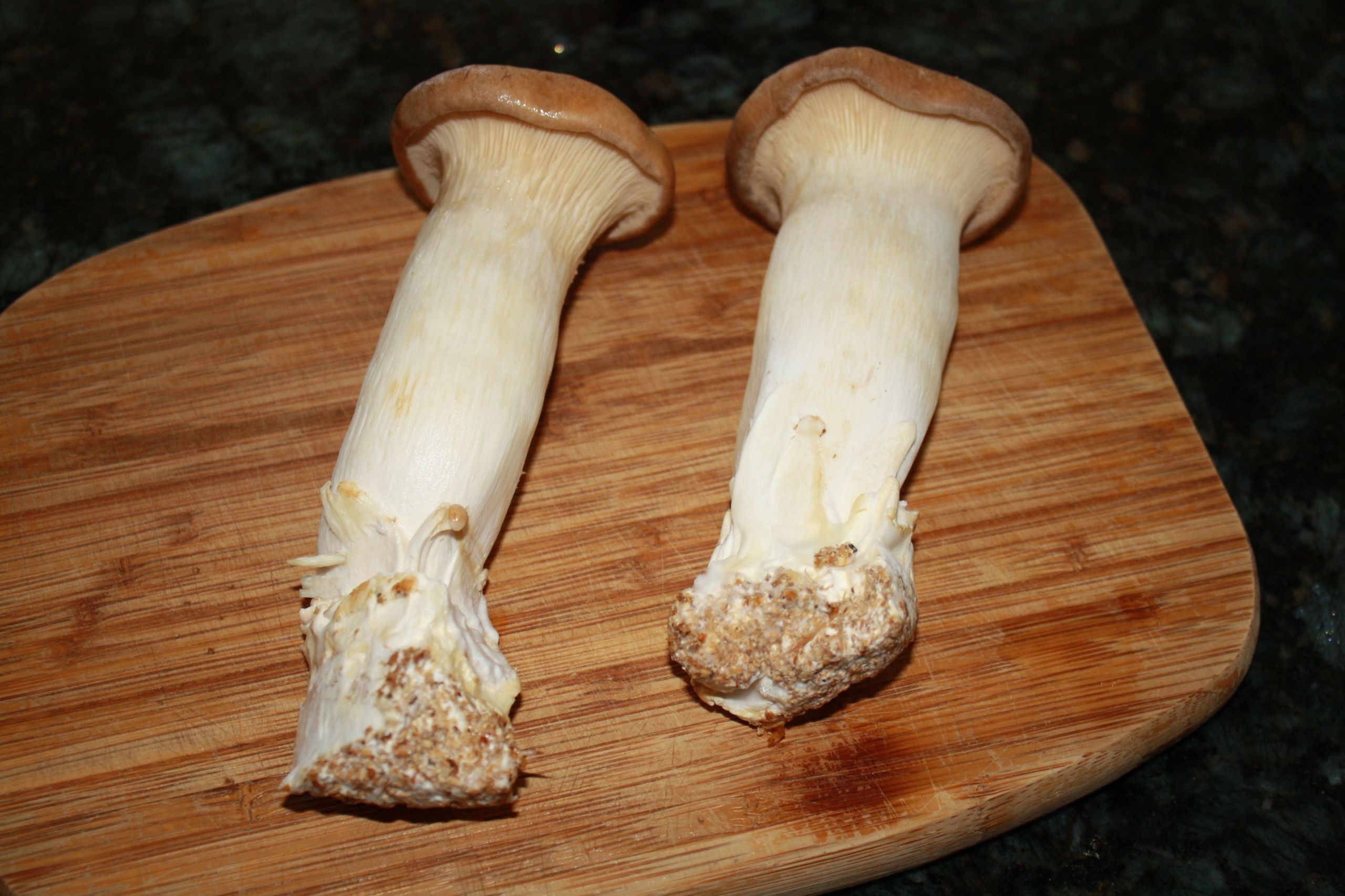 King Oyster Mushrooms
 Vegan Sesongyi guyi Sauteed king oyster mushroom Recipe