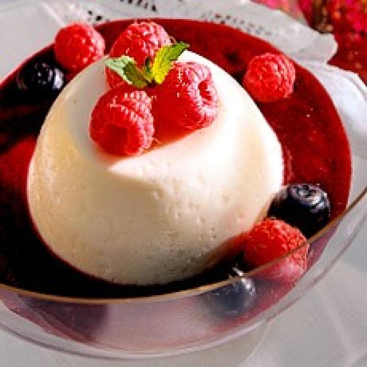 Mascarpone Desserts Recipe
 Mascarpone Creams with Summer Fruit Puree