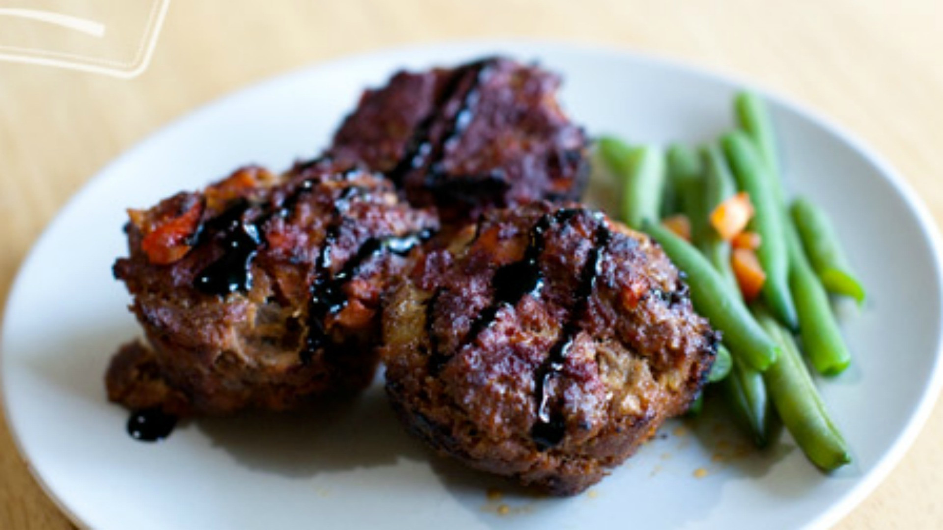 Paleo Mini Meatloaf
 Paleo Balsamic Ve able Mini Meatloaf Ready to Eat