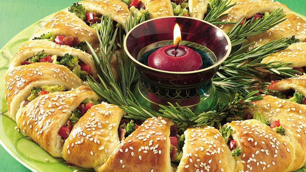 Pillsbury Crescent Rolls Appetizer
 Veggie Stuffed Holiday Crescent Wreath recipe from