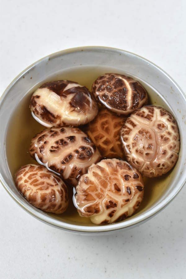 Preparing Shiitake Mushrooms
 How to Cook with Dried Shiitake Mushrooms Wednesday