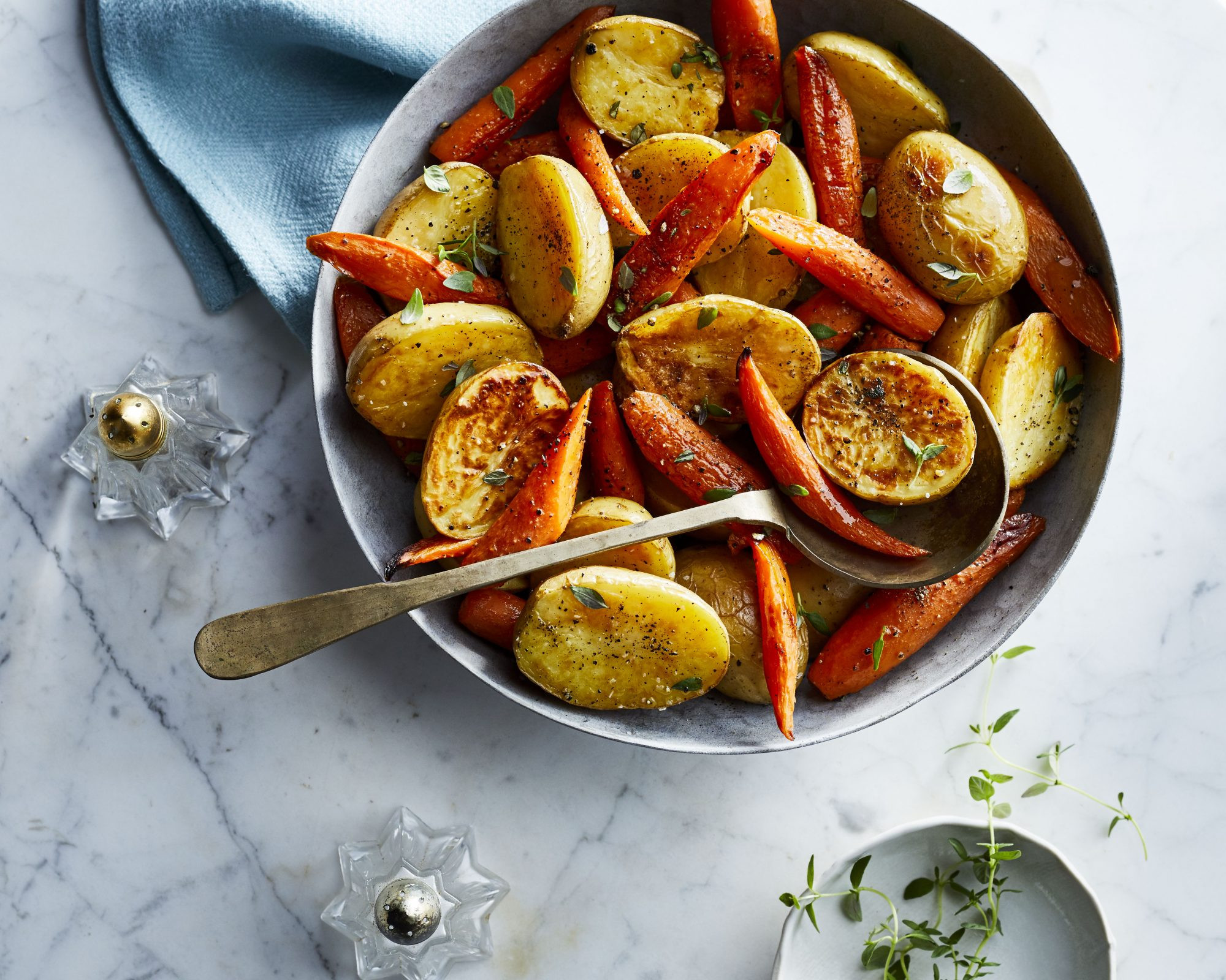 Roasted Baby Potatoes And Carrots
 Oven roasted Potatoes and Carrots with Thyme Recipe