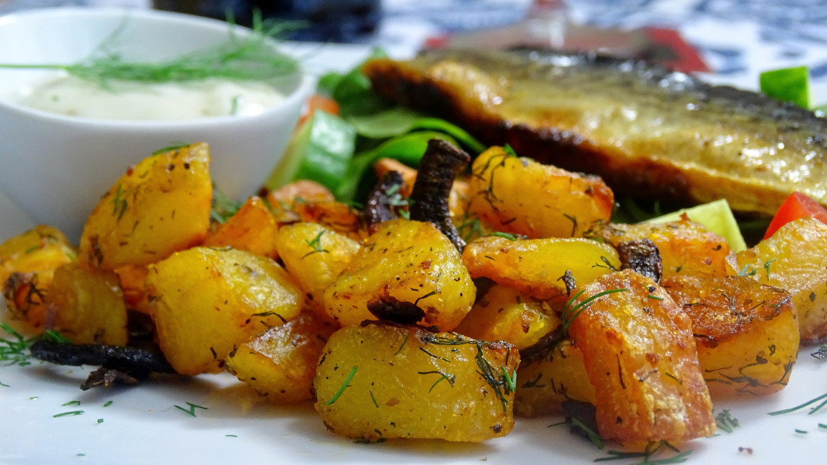 Side Dishes With Fish
 Crispy Potatoes with Dill perfect side dish for fish