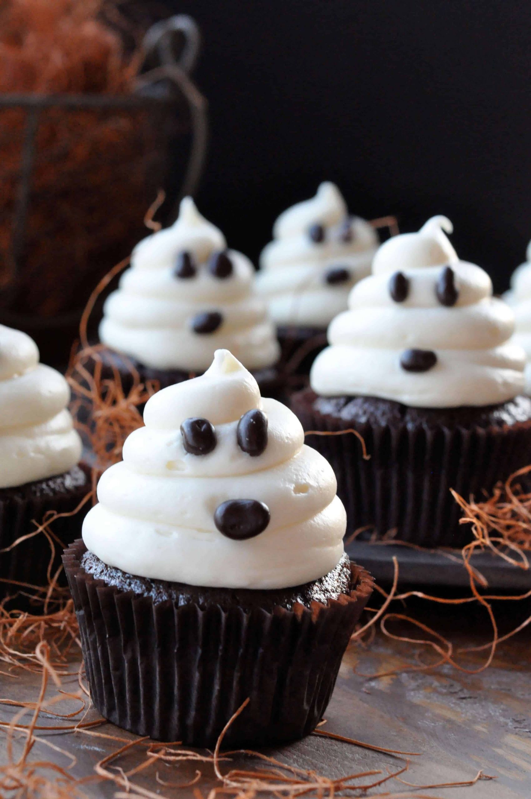 Simple Halloween Cupcakes
 10 Scary Easy Halloween Cupcake Ideas Savvy Honey