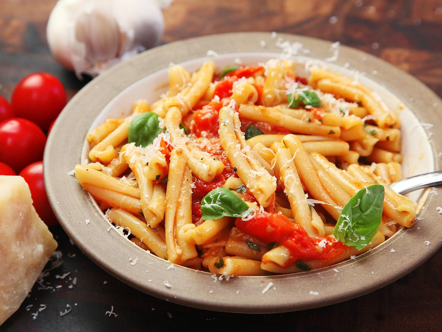 Simple Pasta Sauces
 Fast and Easy Pasta With Blistered Cherry Tomato Sauce
