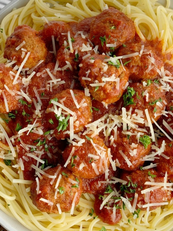 Slow Cooker Spaghetti Sauce With Meatballs
 Easy Slow Cooker Spaghetti & Meatballs