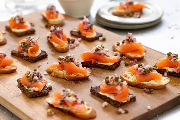 Smoked Salmon Capers Appetizer
 Smoked salmon tartines with red onion caper relish