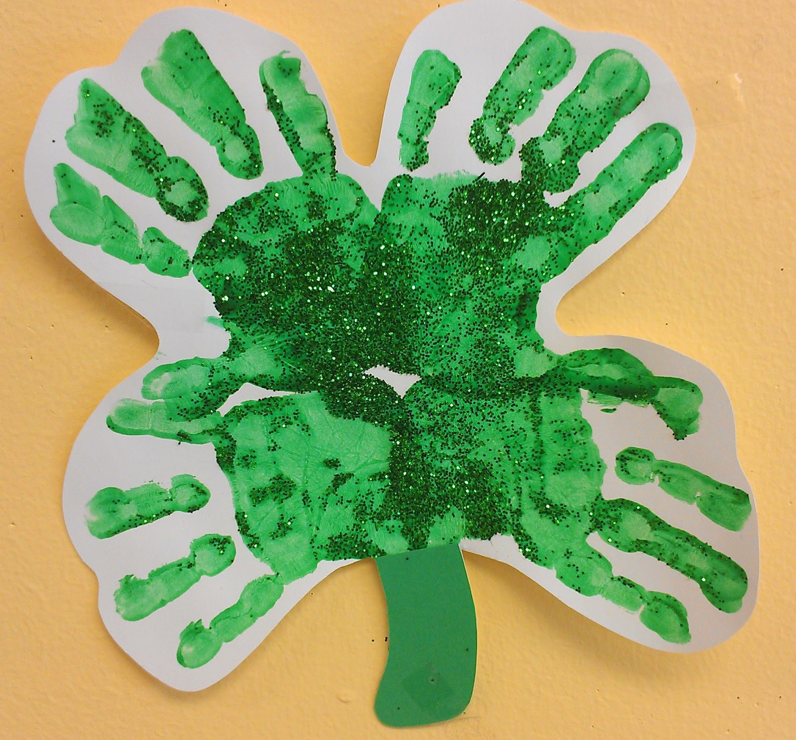 St Patrick Day Art And Crafts For Preschoolers
 Preschool Ideas For 2 Year Olds St Patrick s Day