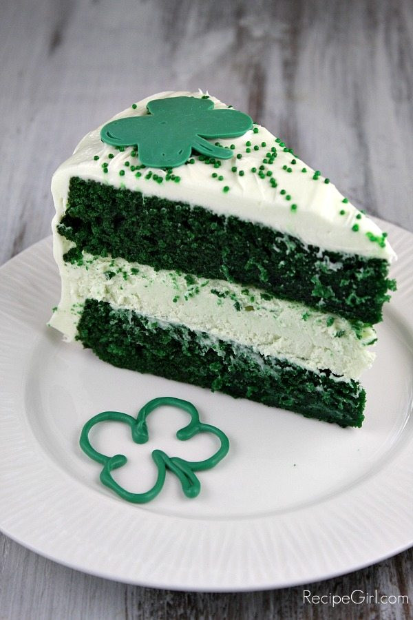 St Patrick's Day Cake Ideas
 10 Unique Ideas for Giving Your St Patrick s Day Party a