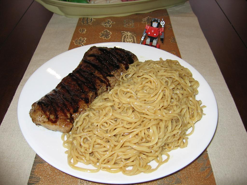 Steak And Egg Noodles
 Fongpay s Universe Weekend Report