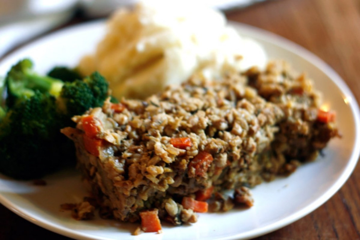 Vegan Country Gravy
 Country ‘Meatloaf’ With Gravy [Vegan] e Green Planet