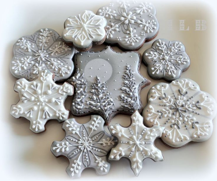 Winter Sugar Cookies
 Winter Snow and Snowflakes decorated sugar cookies
