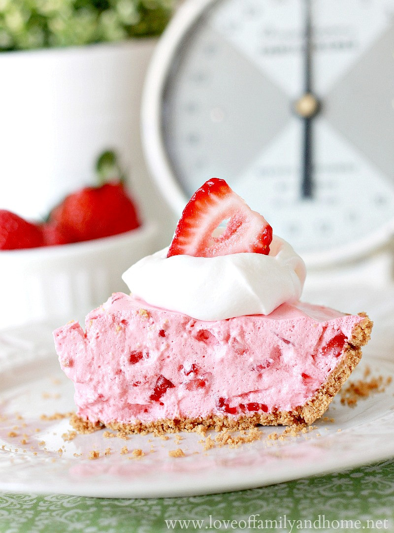 Easy Strawberry Desserts Cool Whip
 Cool & Easy Strawberry Pie with Homemade Graham Cracker