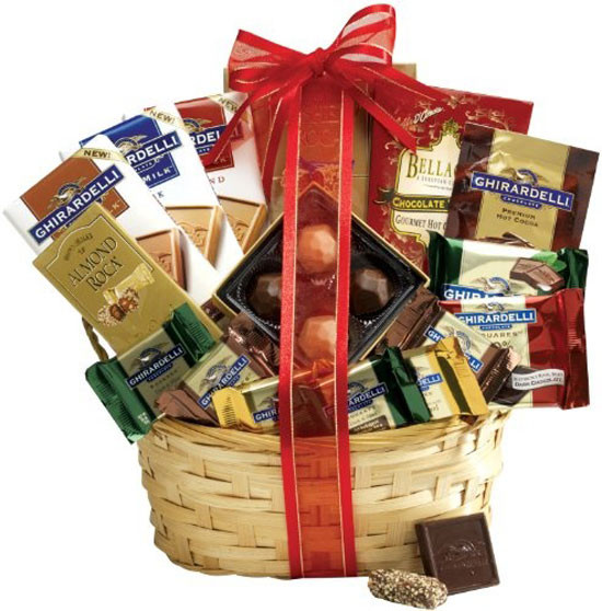 Candy Baskets For Valentines Day
 15 Amazing Valentine’s Day Basket Ideas 2013 For Him & Her