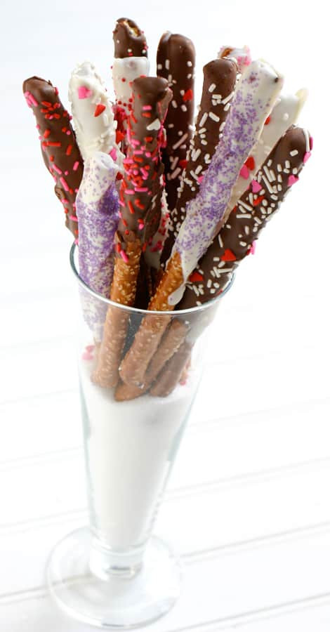 Chocolate Covered Pretzels For Valentine Day
 Eclectic Recipes Chocolate Dipped Pretzels for Valentine