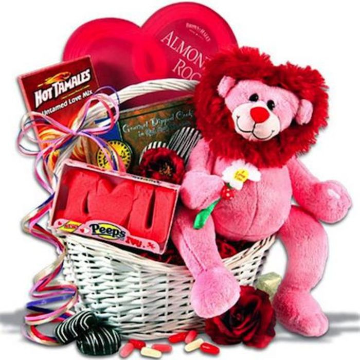Female Valentine Gift Ideas
 Valentine Day Baskets for Women