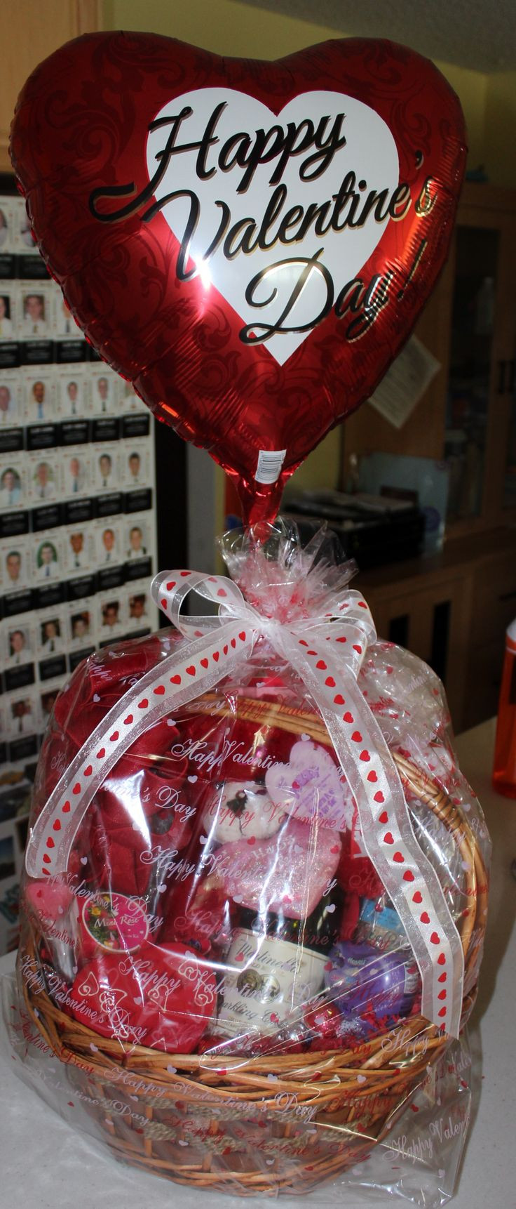 Homemade Valentine Gift Basket Ideas
 Best 25 Valentine t baskets ideas on Pinterest