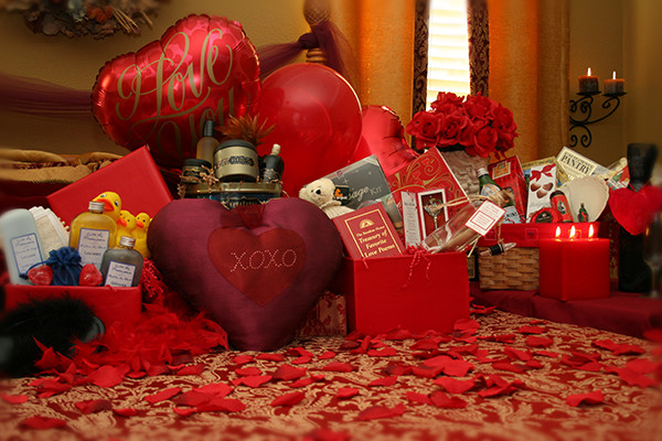 Romantic Valentines Day Ideas For Her
 30 Romantic Valentines Day Decorations Ideas MagMent
