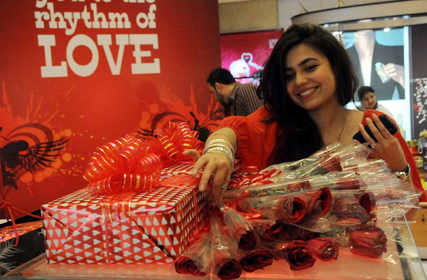 Same Day Valentines Gift Delivery
 Valentine Gift Karachi Send Valentine Day Gifts To