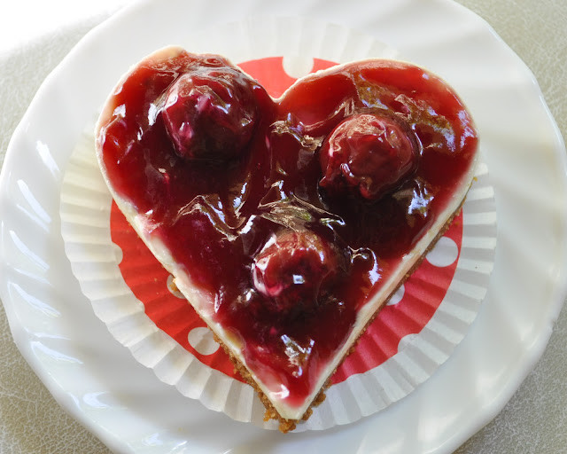Valentine Cheese Cake
 Baking & Cooking for the Desperate Kitchen Goddess