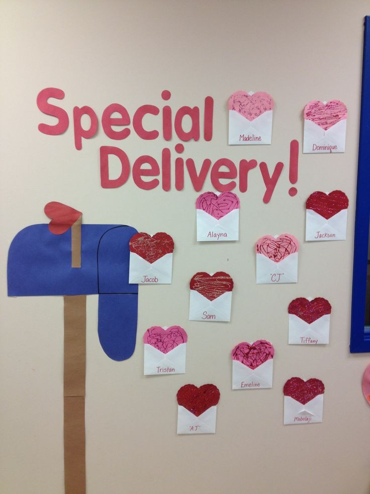 Valentine Gift Ideas For Preschool Class
 Decorating the classroom wall for Valentines
