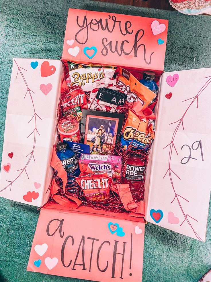 Valentine'S Day Gift Ideas For Boyfriend Homemade
 Valentine’s Gift Box for Baseball Boyfriend