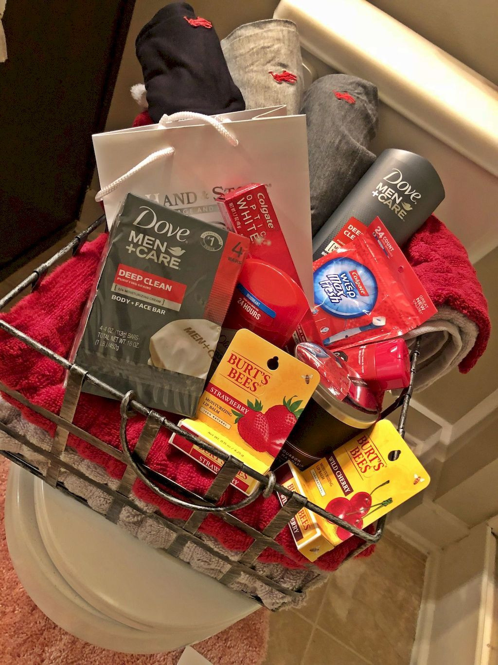Valentine'S Day Gift Ideas For Men
 Cool 34 Valentine s Day Gift Basket Ideas for Boyfriend