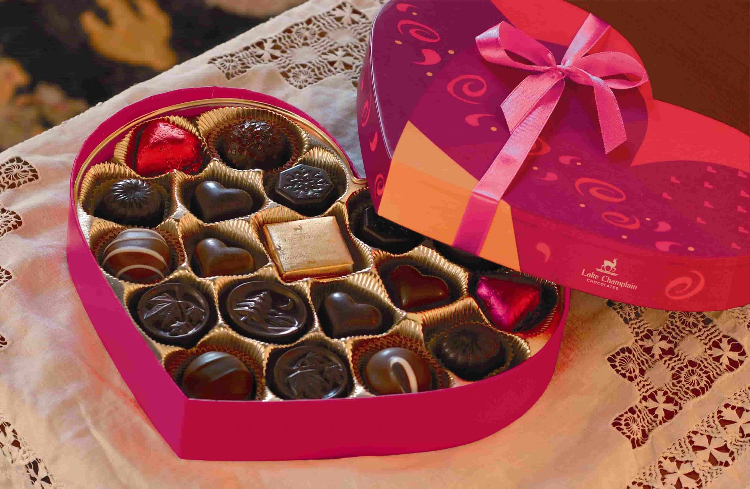 Valentines Day Chocolate Gift
 Mesmerizing Valentine s Day Chocolate & Chocolate Gift