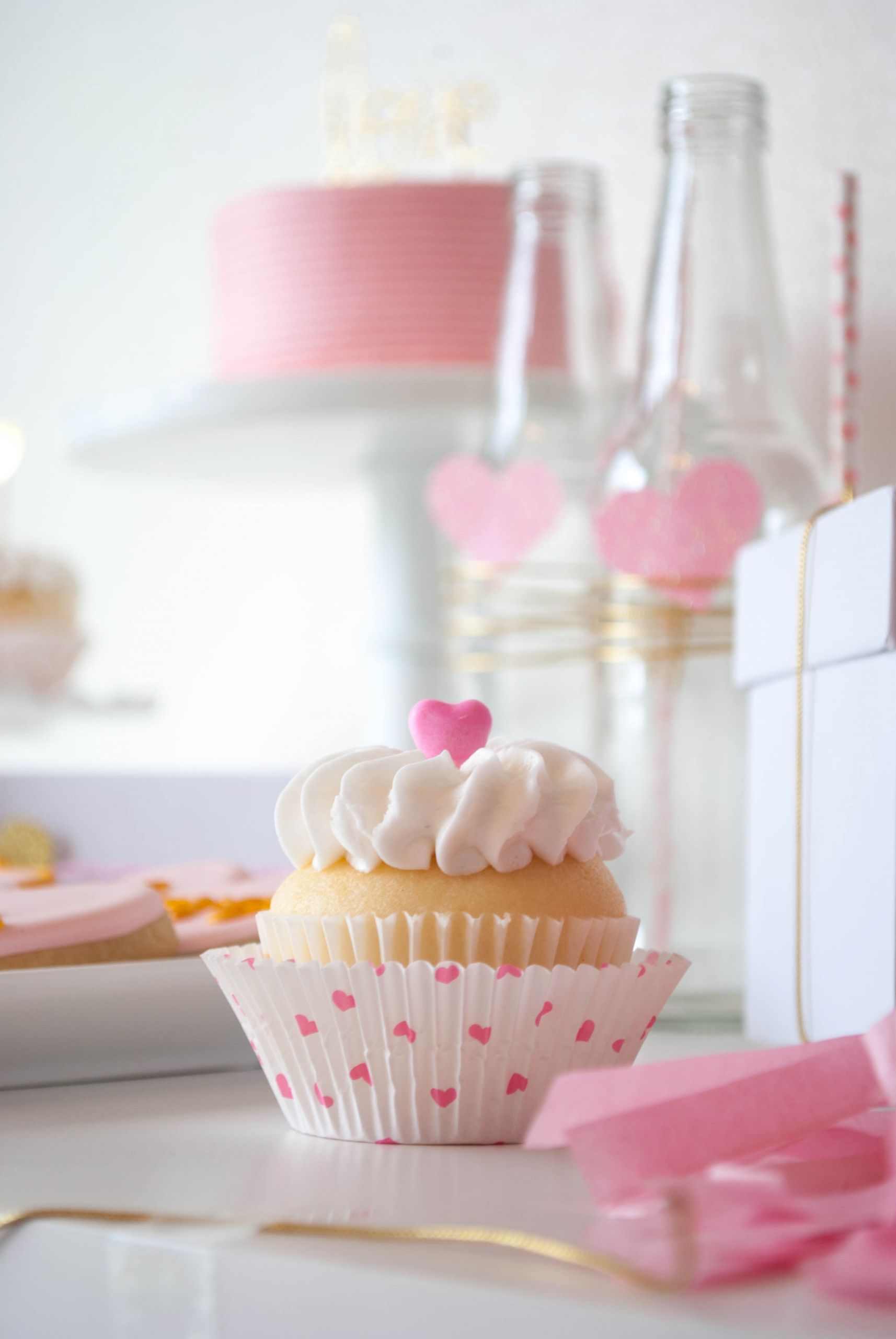 Valentines Day Party Idea
 Pink & Gold Valentine’s Day Party Ideas
