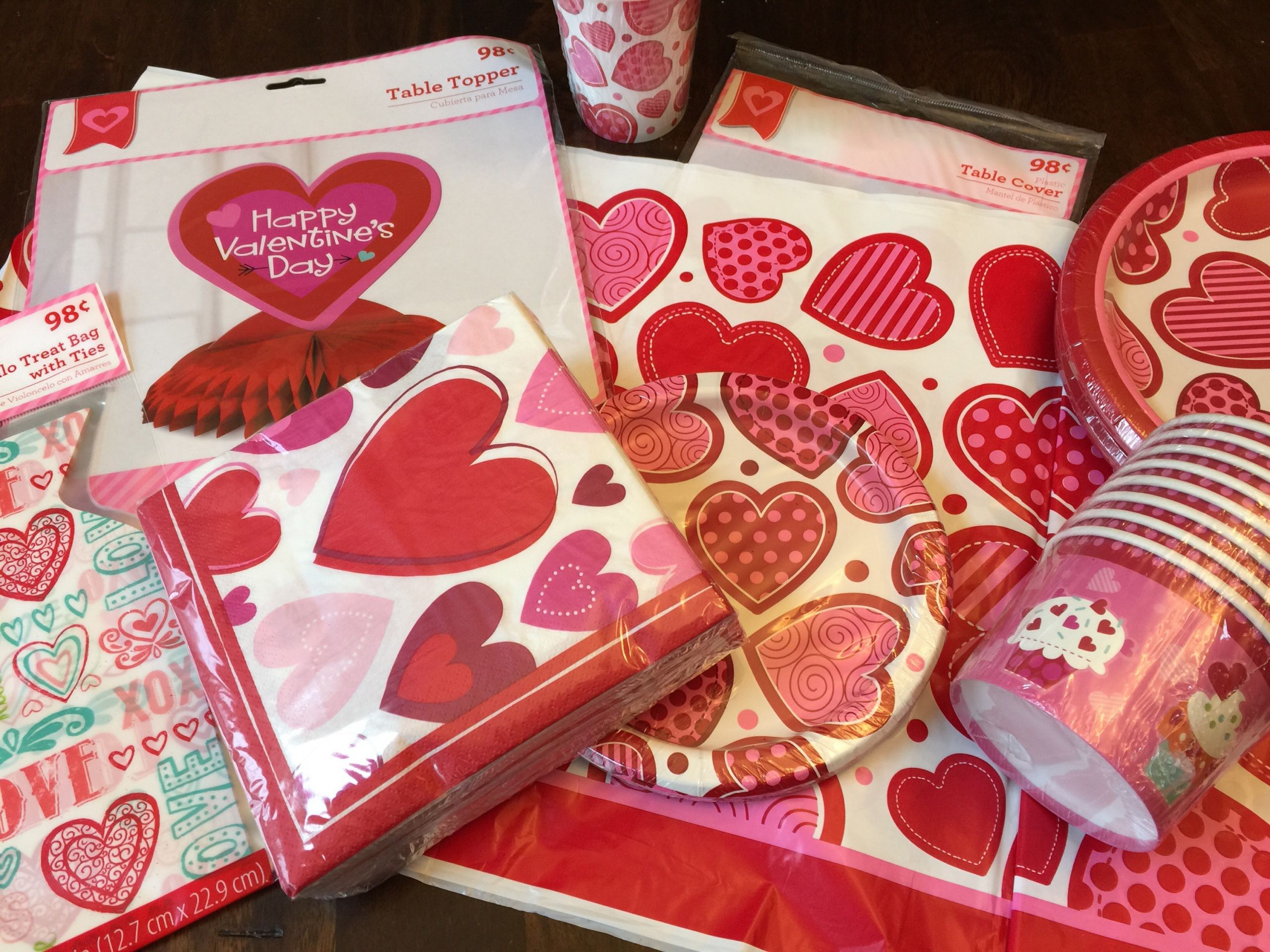 Valentines Day Party Supplies
 Simple Valentine s Day party Decor Ideas Classy Mommy